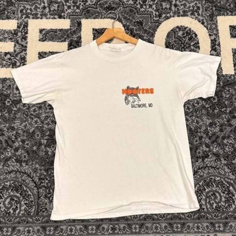 Vintage Hooters Girls Dig Me Y2k T-Shirt Size:...